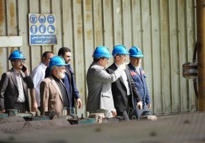 وزیر صمت : تأمین مواد اولیه شرکت فولاد اکسین خوزستان  باید در اولویت قرار گیرد